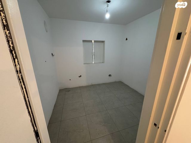 דירה, ישראל בן ציון 20, דרום מערב ותיק, בת ים