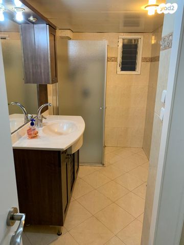 דירה, יהושע רבינוביץ 32, בן גוריון, חולון