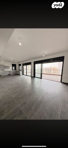 גג/ פנטהאוז, יער ביריה 1, נופי בן שמן, לוד