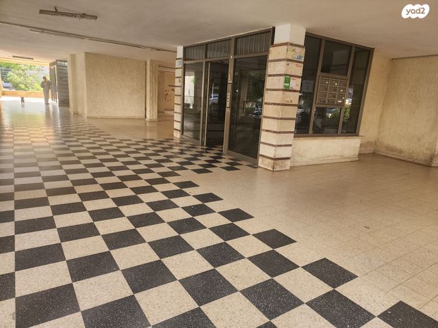 דירה, מנדלי מוכר ספרים 4, לב העיר, בת ים