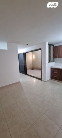 מרתף/ פרטר, הרב מזא"ה 10, נאות הרצל, נתניה