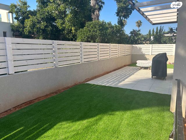 בית פרטי/ קוטג', הכיכר 4, המושבה, בנימינה גבעת עדה