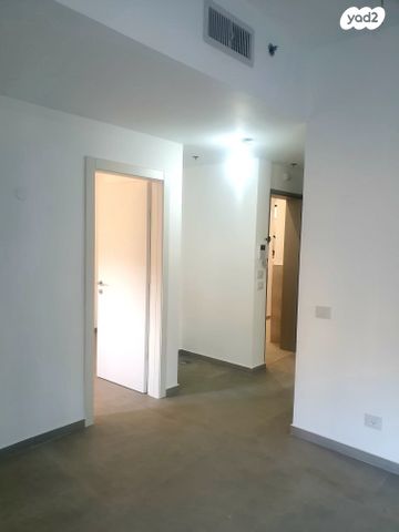 דירה, שדרות הילד 13, שכונת בן גוריון, מרכז העיר ג', רמת גן