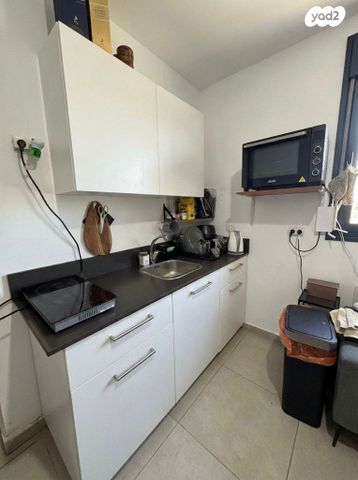 נווה שאנן 12