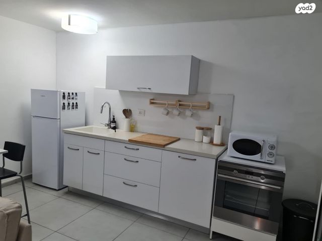 מרתף/ פרטר, הירקון 31, גני מנחם, באר יעקב