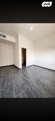 גג/ פנטהאוז, יער ביריה 1, נופי בן שמן, לוד