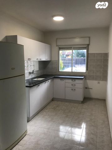 בית פרטי/ קוטג', בקעות 39, בת חפר, בת חפר