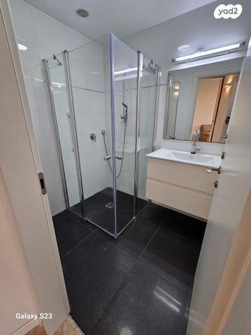 דירה, הל"ה 2, הל"ה, גבעתיים