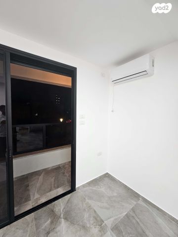 דירה, שדרות הרב לוין 39, רמת עמידר, רמת גן