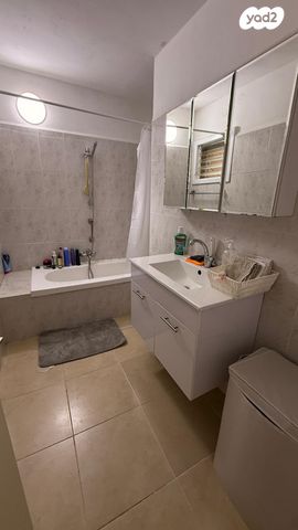 דירה, מעפילי אגוז 12, נווה חן, תל אביב יפו