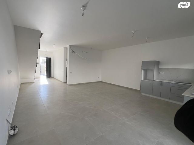 בית פרטי/ קוטג', פנחס נבון 1, נאות שקד, ירוחם