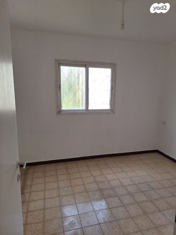 דירה, מחרוזת 30, עמידר, בת ים