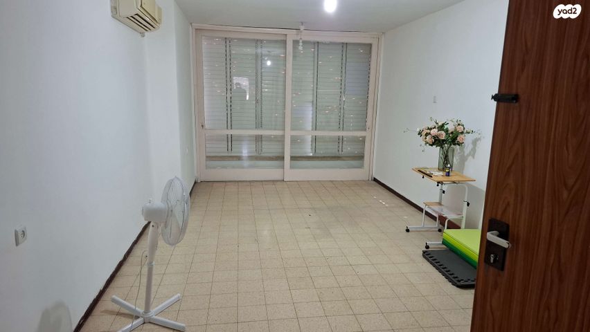 שדרות הנשיא בן צבי 17