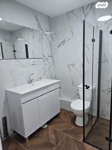 דירה, שדרות הרב לוין 39, רמת עמידר, רמת גן