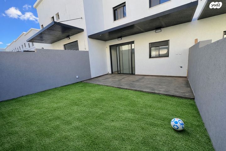 בית פרטי/ קוטג', פנחס נבון 1, נאות שקד, ירוחם