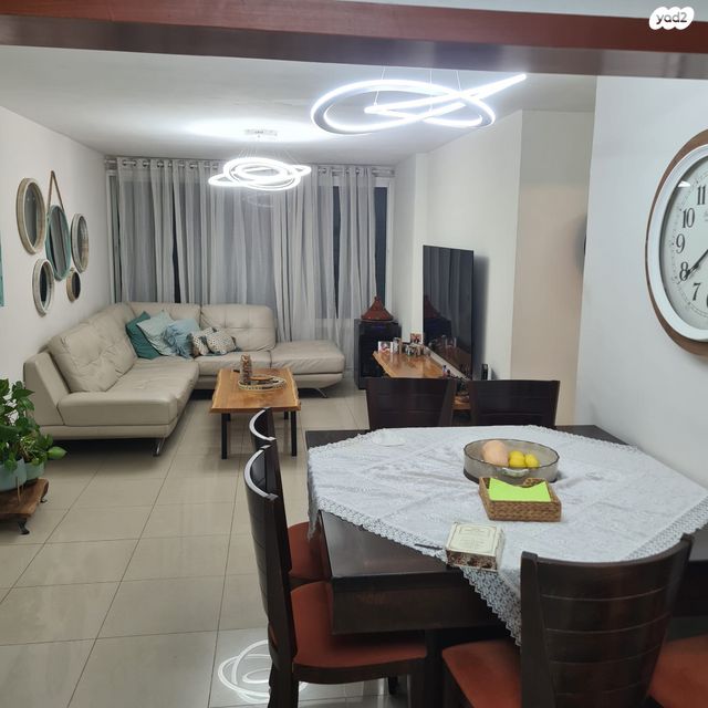 עליית הנוער 4