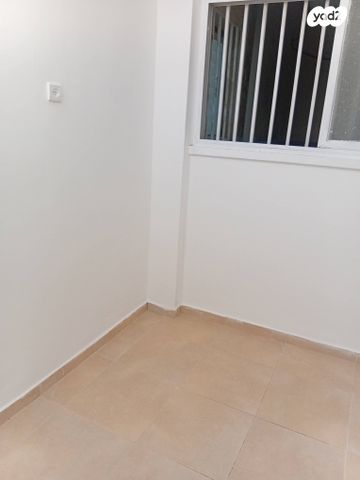 דירה, פנחס לבון 2, שיכון ותיקים, חולון