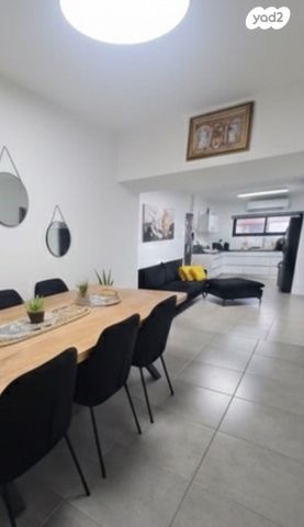 ברל כצנלסון 24