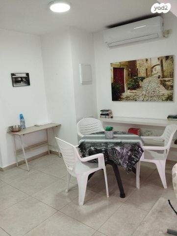 גג/ פנטהאוז, הגפן 6, רסקו ב', חולון