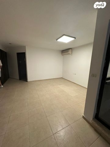 מרתף/ פרטר, הרב מזא"ה 10, נאות הרצל, נתניה