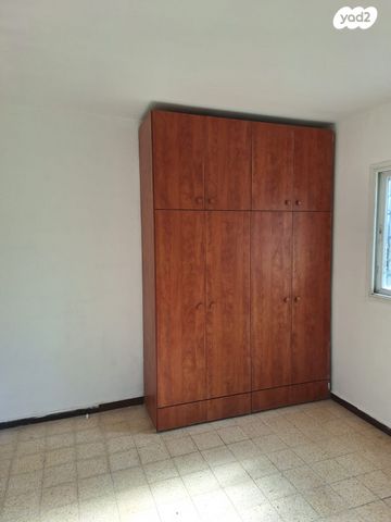 דירה, מחרוזת 30, עמידר, בת ים