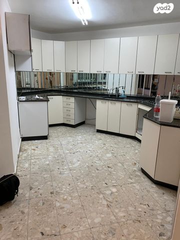 דירה, יהושע רבינוביץ 32, בן גוריון, חולון