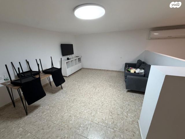 יקותיאל אדם 38