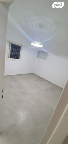 דירה, חיים סירני 13, ג' / מרכז מזרח העיר, רחובות