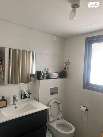 דירה, אסירי ציון 7, קרית שלום, תל אביב יפו