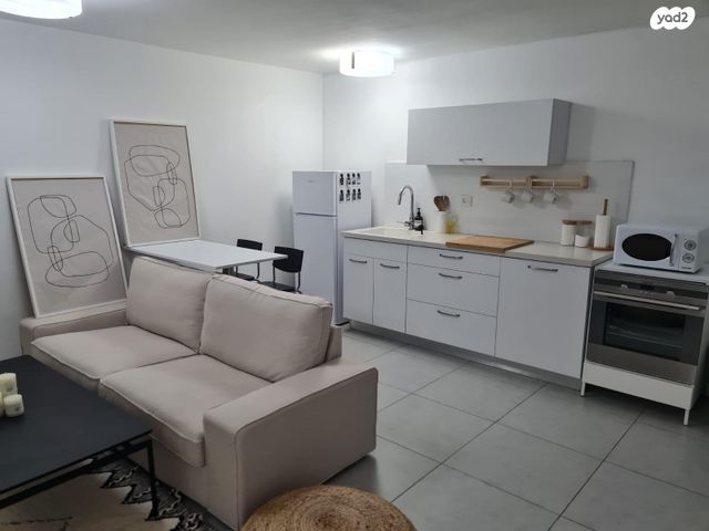 מרתף/ פרטר, הירקון 31, גני מנחם, באר יעקב