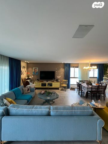 גג/ פנטהאוז, יהודה גורודיסקי 37, רחובות המדע, רחובות