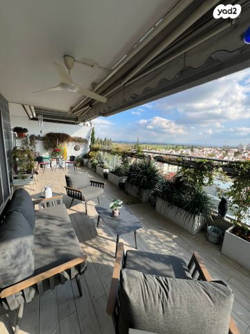 גג/ פנטהאוז, יהודה גורודיסקי 37, רחובות המדע, רחובות