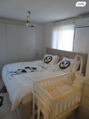 דירת גן, בצלאל בצרווי 11, פסגת זאב, ירושלים