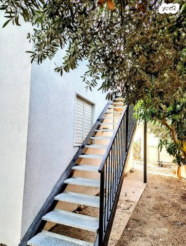 גג/ פנטהאוז, השקד 8, עין דור, עין דור