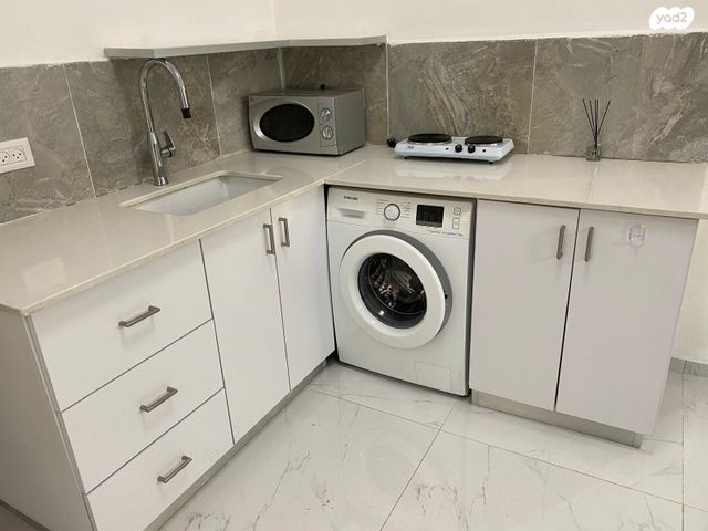 דרך יד לבנים 26