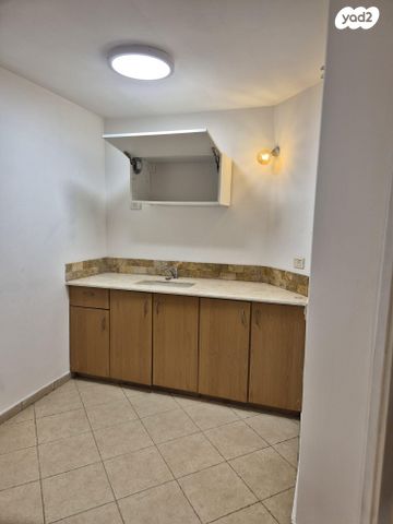 יחידת דיור, הלבונה 26, שאר העיר, קדימה צורן