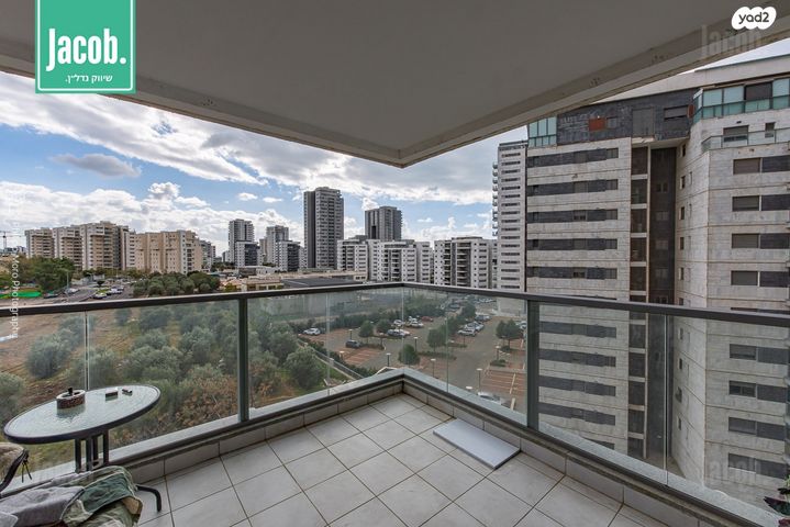 דירה, לח"י, גלי כרמל, טירת כרמל