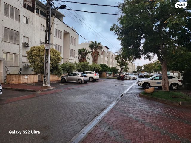 דירה, הנהרונית, בית אליעזר, חדרה