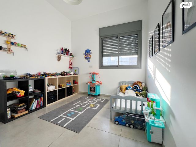 גג/ פנטהאוז, אהבת אדם, שרונה, כפר יונה