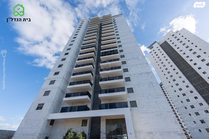 דירה, הגל, החותרים, טירת כרמל