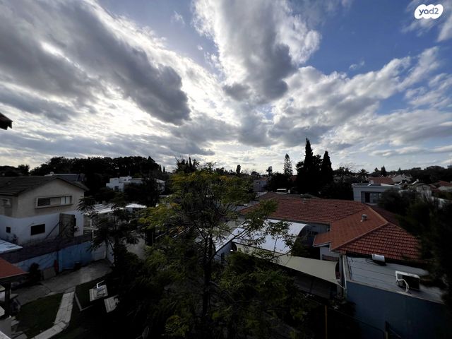 דירה, הרצליה