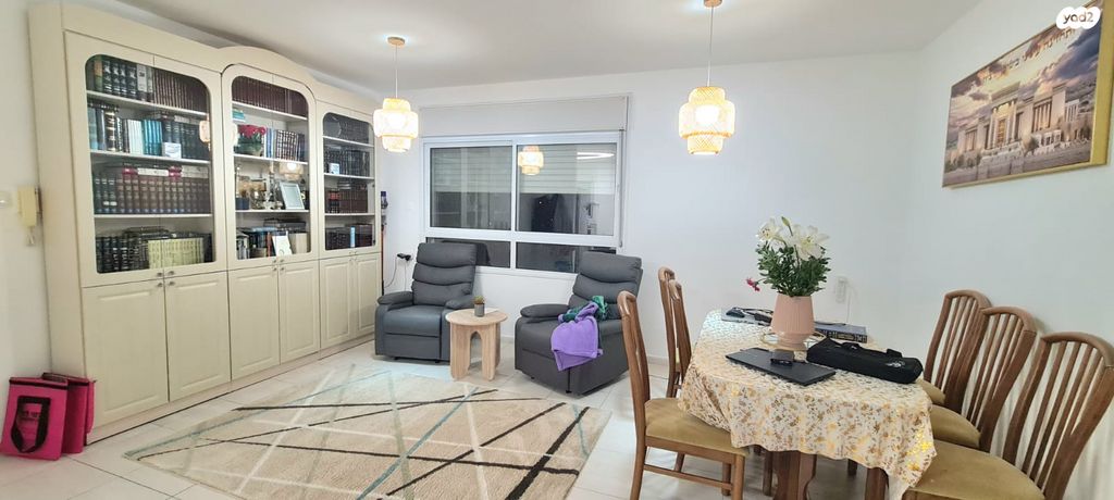 דירה, חטיבת גבעתי, המגינים, מודיעין מכבים רעות