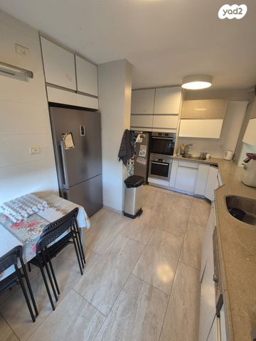 דירה, ויקטור ויוליוס, ירושלים