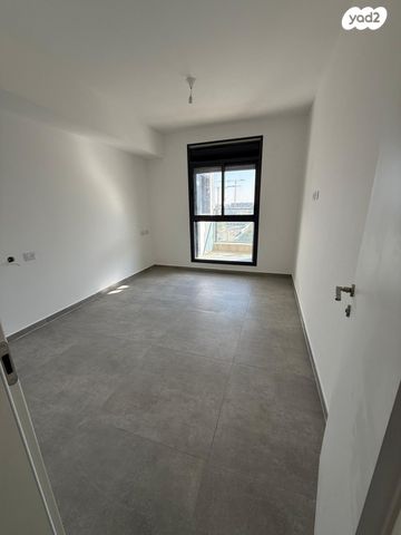 דירה, יהורם גאון, דרום חדש, פארק הים, בת ים