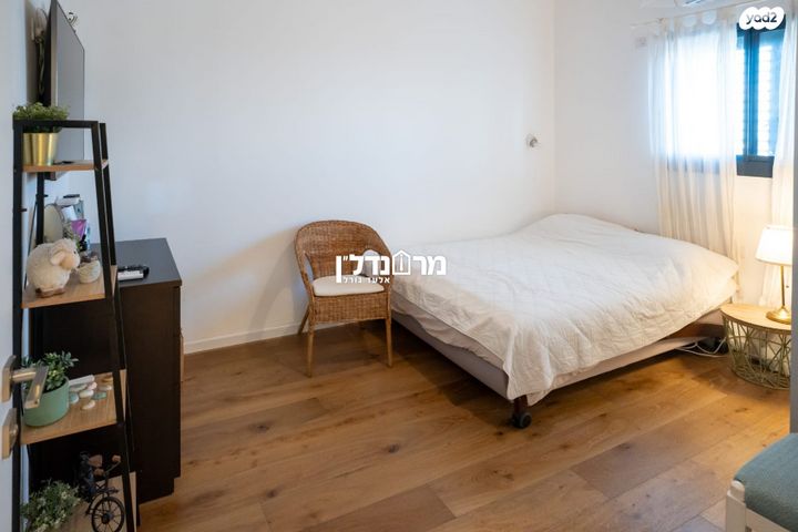 דירה, י.ל. ברוך, הרצליה