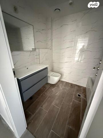 דירה, יהורם גאון, דרום חדש, פארק הים, בת ים