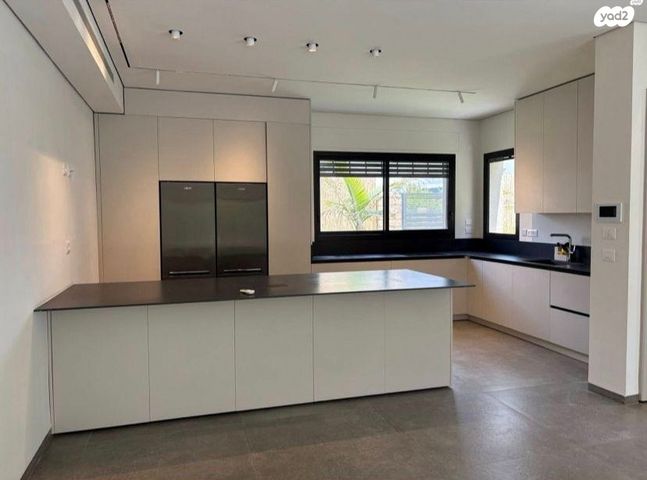 דירת גן, שולמית אלוני 3, בצל האורנים, קרית טבעון