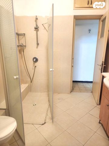 דירה, גרשום 14, נווה רם, שיכון מזרחי, רמת גן