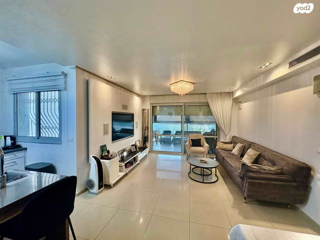 דירה, אריק לביא, קרית האמנים, מצליח, רמלה