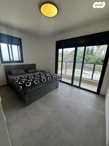 דירה, יוסי בנאי, גבעת זמר, חיפה